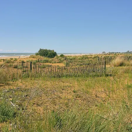 Retreat With Terrace Views Διαμέρισμα *